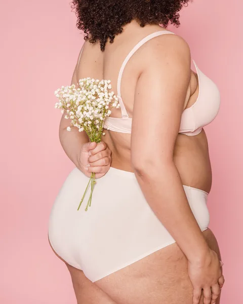 Culotte taille haute rose poudré, vue de dos